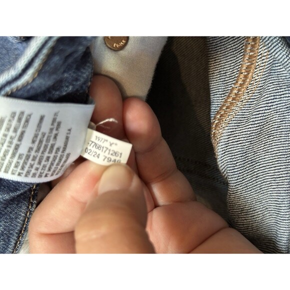 American Eagle Strigid Distressed Blue Denim Jean Shorts Cutoff Cotton‎ Size 0 - Picture 8 of 9